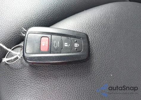 2021 Toyota Highlander Hybrid Xle z USA, uszkodzony, nr VIN 5TDGBRCH6MS531611